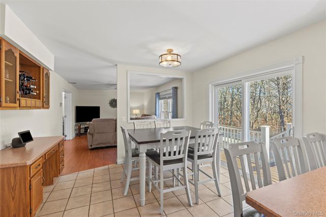 123 9th Avenue, Holtsville, NY 11742