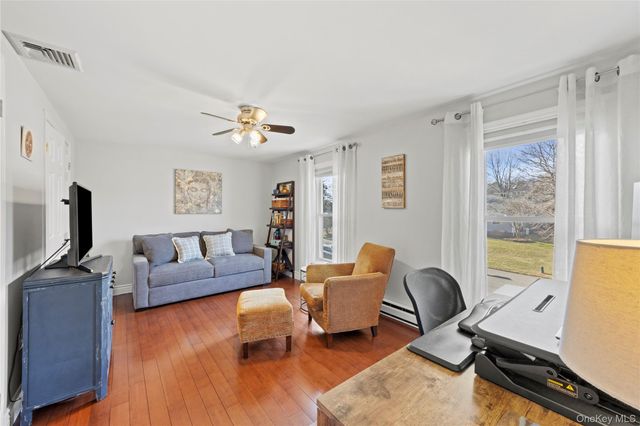 123 9th Avenue, Holtsville, NY 11742