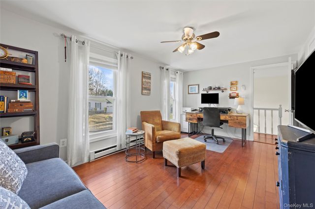 123 9th Avenue, Holtsville, NY 11742