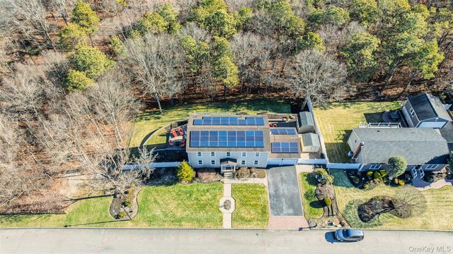 123 9th Avenue, Holtsville, NY 11742