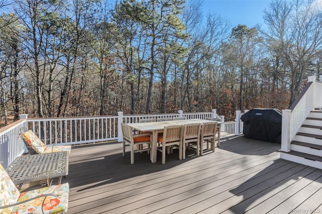 123 9th Avenue, Holtsville, NY 11742