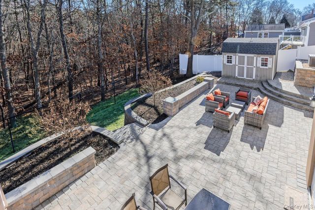 123 9th Avenue, Holtsville, NY 11742