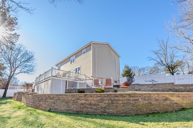 123 9th Avenue, Holtsville, NY 11742