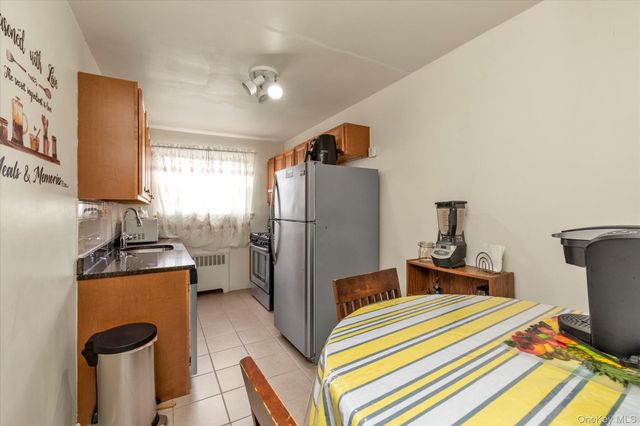 8237 Langdale Street 114A, New Hyde Park, NY 11040