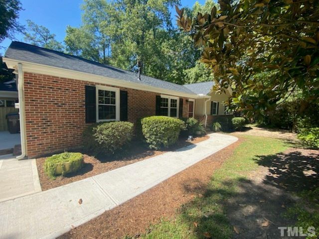404 S Montreal Court, Cary, NC 27511