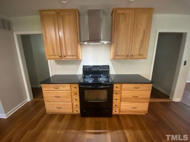 404 S Montreal Court, Cary, NC 27511