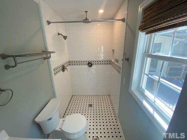 404 S Montreal Court, Cary, NC 27511