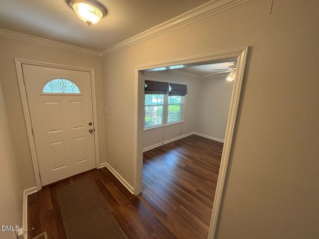 404 S Montreal Court, Cary, NC 27511
