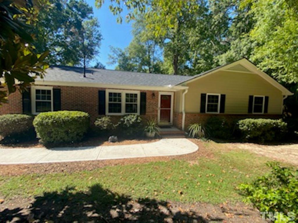 404 S Montreal Court, Cary, NC 27511