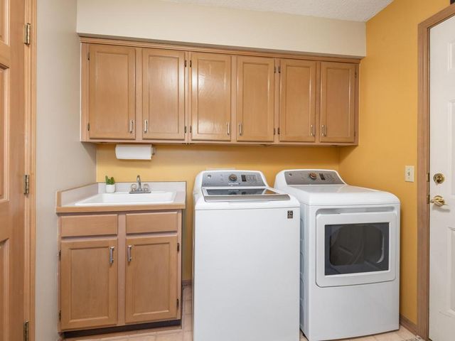 8401 Passfield Turn, Maple Grove, MN 55311