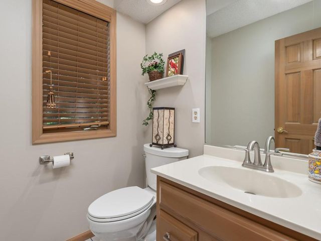 8401 Passfield Turn, Maple Grove, MN 55311