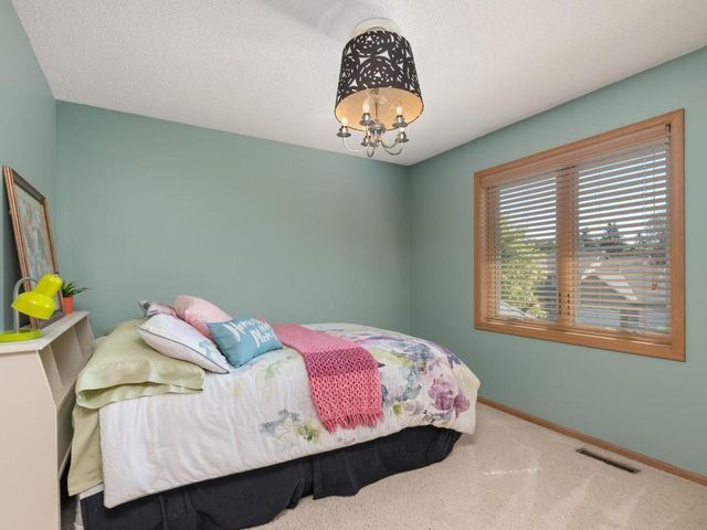 8401 Passfield Turn, Maple Grove, MN 55311