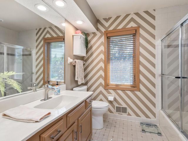 8401 Passfield Turn, Maple Grove, MN 55311
