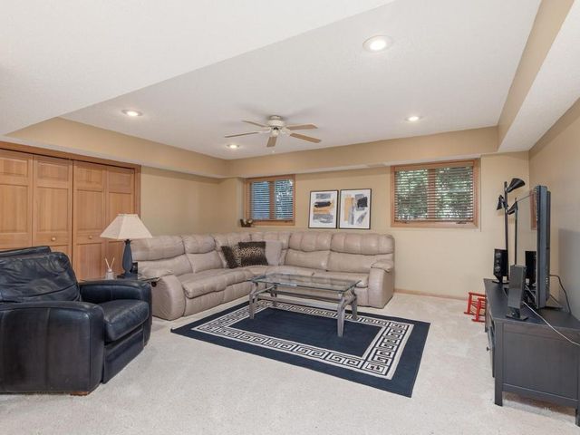 8401 Passfield Turn, Maple Grove, MN 55311