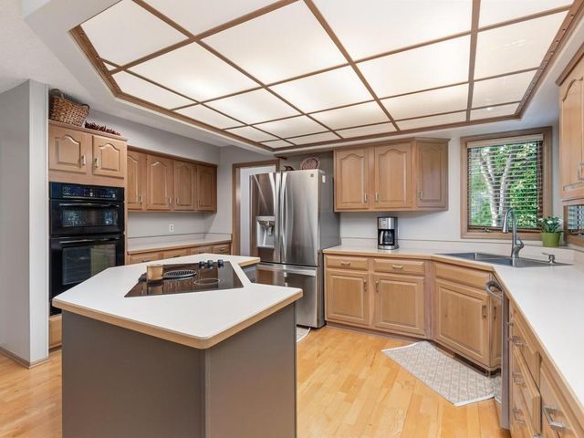 8401 Passfield Turn, Maple Grove, MN 55311