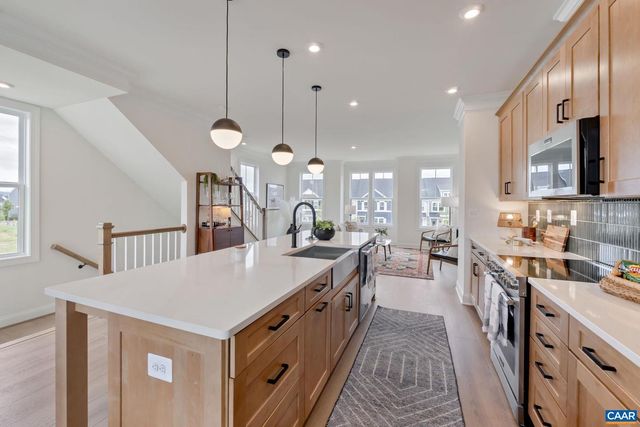 14 FORBES DR, Charlottesville, VA 22911