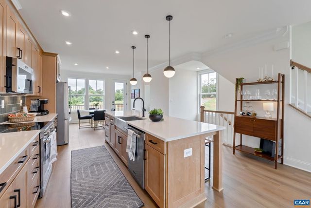 14 FORBES DR, Charlottesville, VA 22911