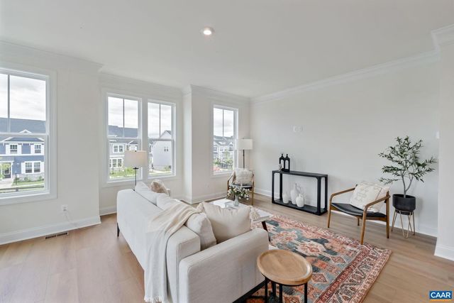 14 FORBES DR, Charlottesville, VA 22911
