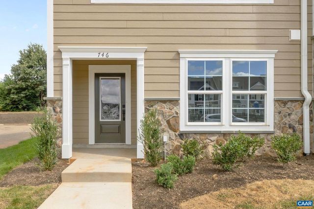 14 FORBES DR, Charlottesville, VA 22911