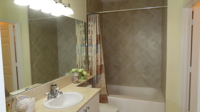 806 E WINDWARD Way 604, Lantana, FL 33462