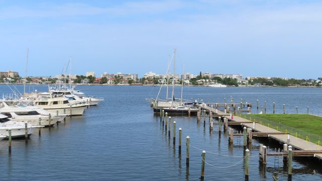 806 E WINDWARD Way 604, Lantana, FL 33462