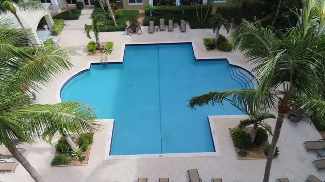 806 E WINDWARD Way 604, Lantana, FL 33462