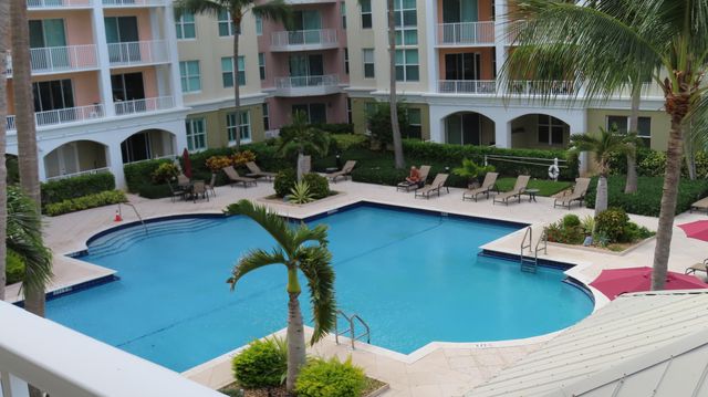 806 E WINDWARD Way 604, Lantana, FL 33462
