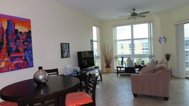 806 E WINDWARD Way 604, Lantana, FL 33462