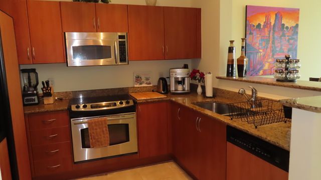 806 E WINDWARD Way 604, Lantana, FL 33462