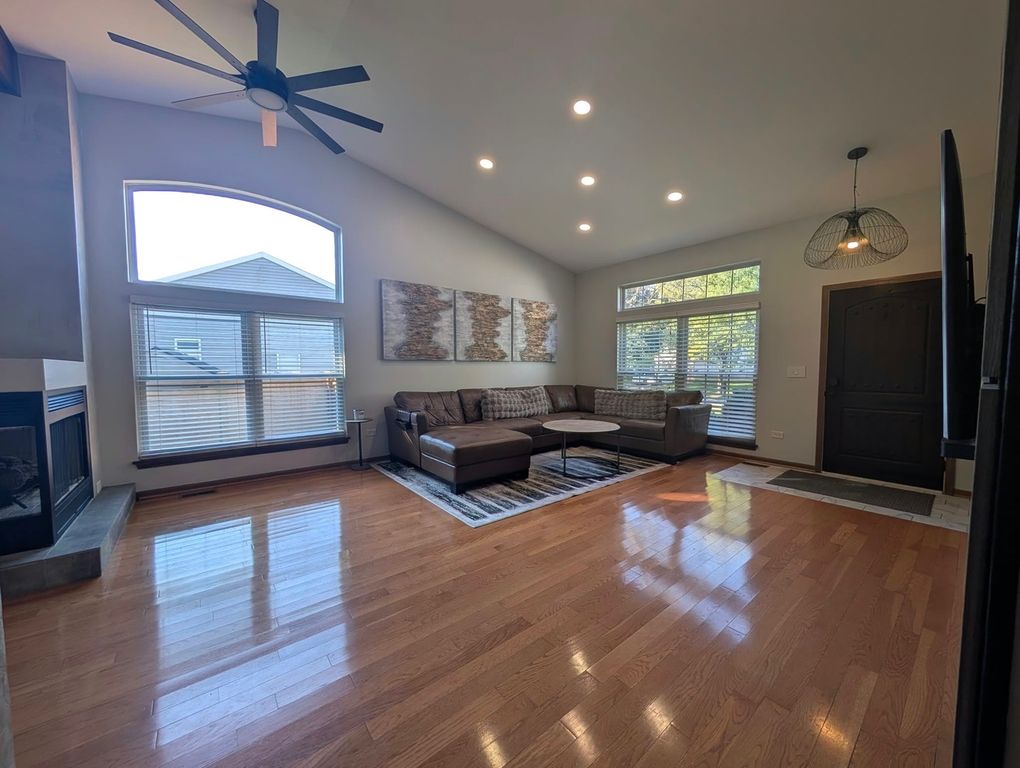 168 Woodlet Lane, Bolingbrook, IL 60490 — photo 2