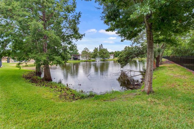 39 WINDTREE LANE 104, Winter Garden, FL 34787