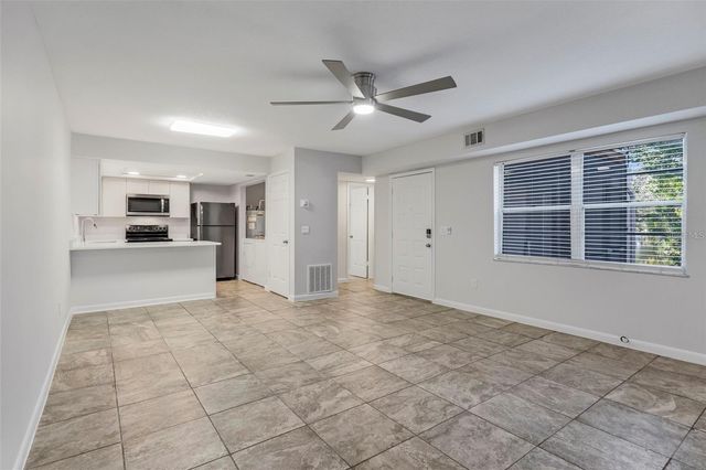 39 WINDTREE LANE 104, Winter Garden, FL 34787