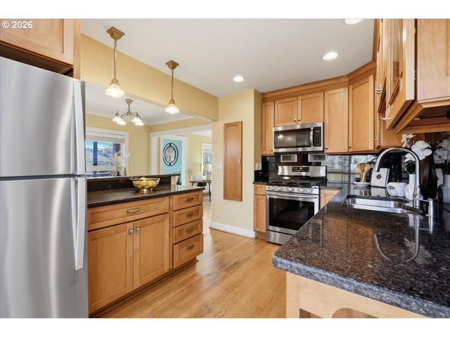 1541 Se MALDEN St, Portland, OR 97202