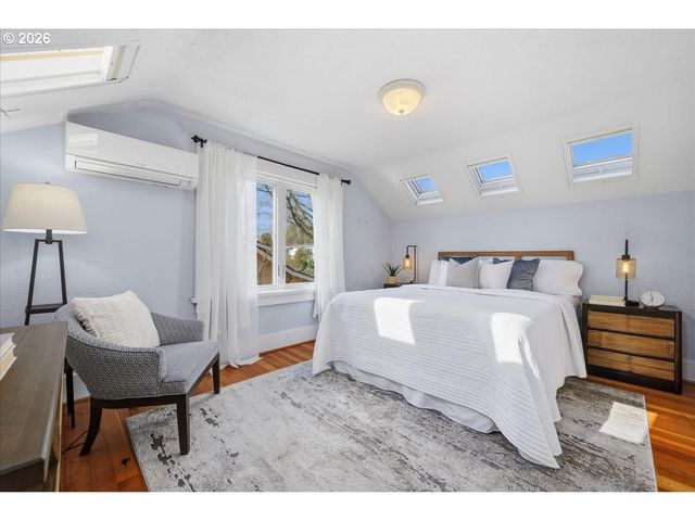 1541 Se MALDEN St, Portland, OR 97202