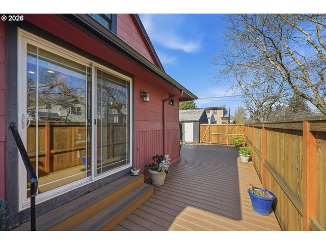 1541 Se MALDEN St, Portland, OR 97202