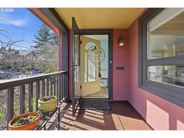 1541 Se MALDEN St, Portland, OR 97202