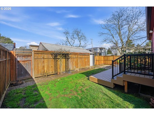 1541 Se MALDEN St, Portland, OR 97202