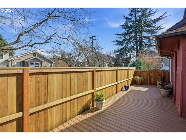 1541 Se MALDEN St, Portland, OR 97202