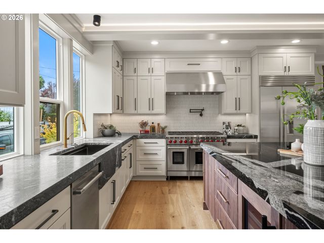 4011 Ne 17th Ave, Portland, OR 97212