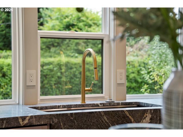 4011 Ne 17th Ave, Portland, OR 97212