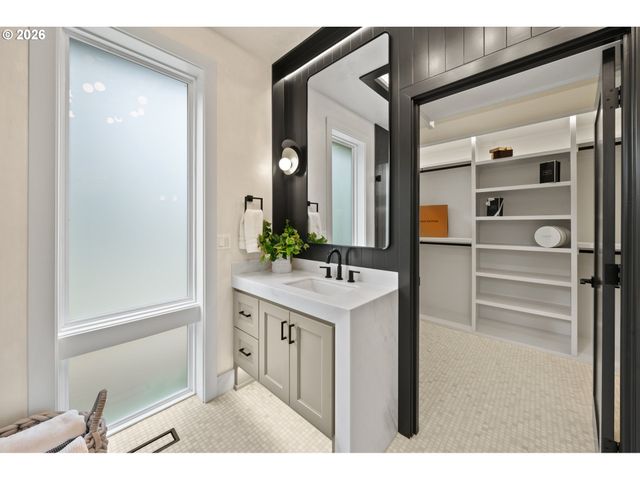 4011 Ne 17th Ave, Portland, OR 97212