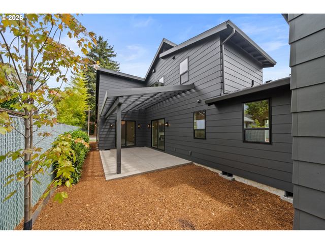 4011 Ne 17th Ave, Portland, OR 97212