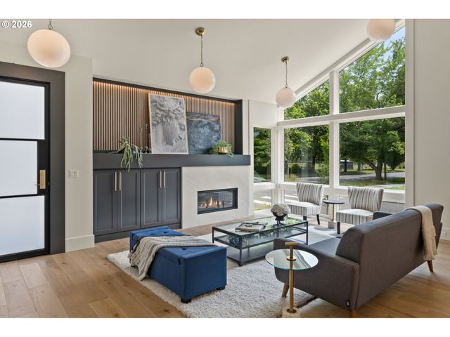 4011 Ne 17th Ave, Portland, OR 97212