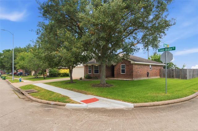 2124 Tower Bridge Road, Pearland, TX 77581