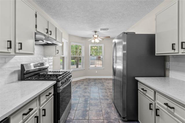 2124 Tower Bridge Road, Pearland, TX 77581