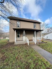 1002 Jefferson, Bergholz, OH 43908