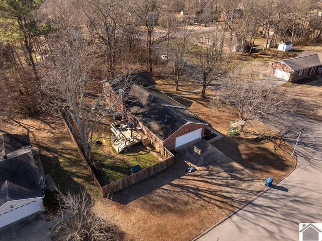 1101 Meadow Lane, Murray, KY 42071