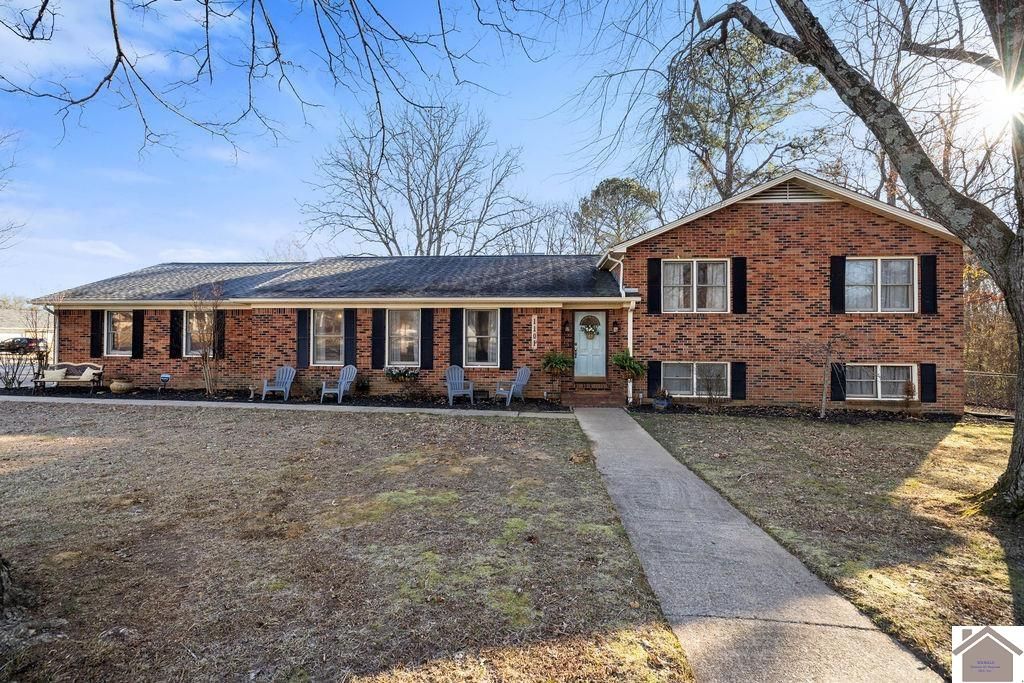 1101 Meadow Lane, Murray, KY 42071