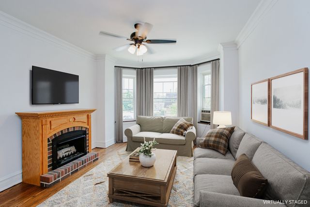 7639 W Jackson Boulevard 1E, Forest Park, IL 60130