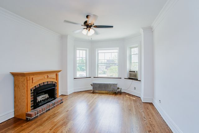 7639 W Jackson Boulevard 1E, Forest Park, IL 60130